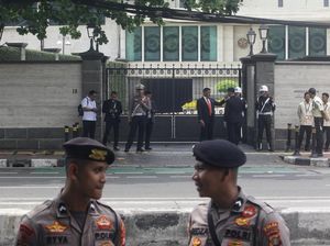 Situasi Terkini Jelang Kedatangan Paus di Depan Kedubes Vatikan Situasi Terkini Jelang Kedatangan Paus di Depan Kedubes Vatikan