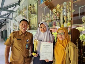 Moncer! 15 Tim Siswa SMAN 5 Surabaya Boyong Juara Inovasi Internasional Moncer! 15 Tim Siswa SMAN 5 Surabaya Boyong Juara Inovasi Internasional