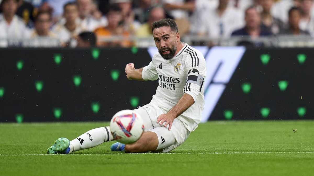 Daniel Carvajal absen sampai akhir musim. (Foto: Getty Images/Diego Souto)