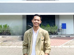 Impian Kuliah Sempat Diremehkan Tetangga, Anak Pemulung Kini Raih LPDP S2 UGM