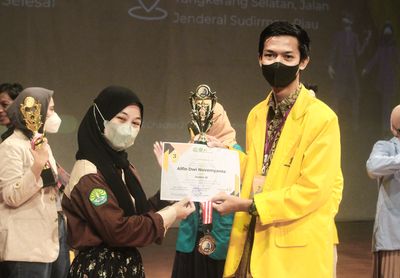 Alfin Saat Juara Lomba Kisah Inspiratif Mas di Universitas Riau Tahun 2022