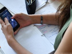 Belanda Larang Ponsel di Sekolah Dasar dan Menengah