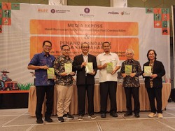 Buku Pertanian Cerdas Iklim Kupas Strategi Inovatif Hadapi Tantangan Bertani