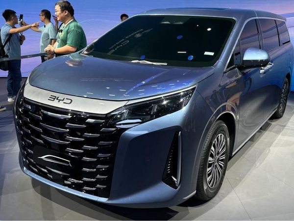MPV Baru BYD Calon Penantang Toyota Alphard yang Dijual Mulai Rp 650 Jutaan