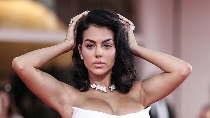 VENICE, ITALY - SEPTEMBER 03: Georgina Rodriguez attends the 