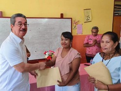 Gerindra Salurkan Bantuan Beasiswa untuk 11.500 Siswa di Maluku