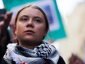 Greta Thunberg Ditangkap Polisi Lagi karena Aksi Pro-Palestina Greta Thunberg Ditangkap Polisi Lagi karena Aksi Pro-Palestina