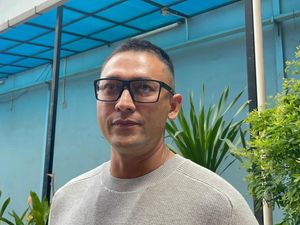 Indra Bruggman Sempat Kesulitan Salat usai Operasi Plastik