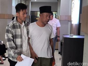 Modus Kiai Lecehkan Santri Korban Pencabulan di Gresik: Minta Pijat-Minum Modus Kiai Lecehkan Santri Korban Pencabulan di Gresik: Minta Pijat-Minum
