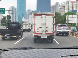 Lalin di Tol Bandara Soekarno-Hatta Macet di Kedua Arah