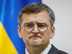 Zelensky Rombak Pemerintahan, Menlu Ukraina Ikut Mundur Massal