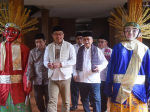 Momen Ridwan Kamil Temui Fauzi Bowo di Setu Babakan