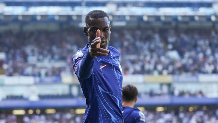 Nicolas Jackson LONDON, ENGLAND - SEPTEMBER 01: Nicolas Jackson of Chelsea celebrates scoring his team's first goal during the Premier League match between Chelsea FC and Crystal Palace FC at Stamford Bridge on September 01, 2024 in London, England. (Photo by Chris Lee - Chelsea FC/Chelsea FC via Getty Images)
