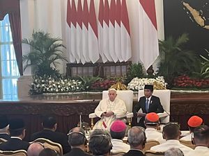 Di Hadapan Paus Fransiskus, Jokowi Ajak Masyarakat Perkuat Toleransi