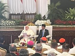 Paus Fransiskus Sesalkan Konflik dan Perang di Dunia Akibat Intoleransi