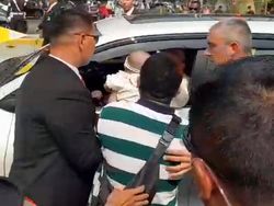 Anak Pernah Diberkati, Pasutri Lembata Gelar Doa 2 Hari untuk Paus Fransiskus