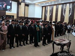 Baru Dilantik, Sejumlah Anggota DPRD Pasuruan Langsung Gadaikan SK