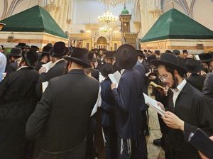 Ribuan Pemukim Israel Gelar Konser di Halaman Masjid Ibrahimi Hebron Ribuan Pemukim Israel Gelar Konser di Halaman Masjid Ibrahimi Hebron