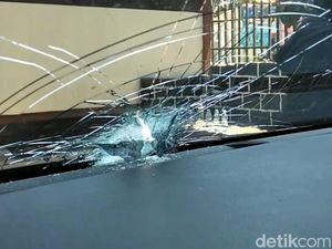 Kaca Mobil Bacabup Pasuruan Gus Mujib Pecah Dilempar Batu OTK Kaca Mobil Bacabup Pasuruan Gus Mujib Pecah Dilempar Batu OTK