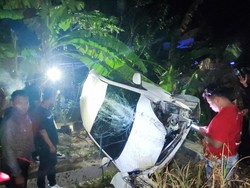 Heboh Mobil Terbang Seberangi Sungai 10 Meter di Playen Gunungkidul