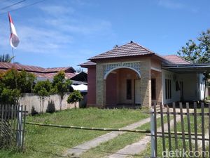 Penampakan Rumah Terduga Teroris Jaringan Al-Qaeda Ditangkap di Gorontalo Penampakan Rumah Terduga Teroris Jaringan Al-Qaeda Ditangkap di Gorontalo