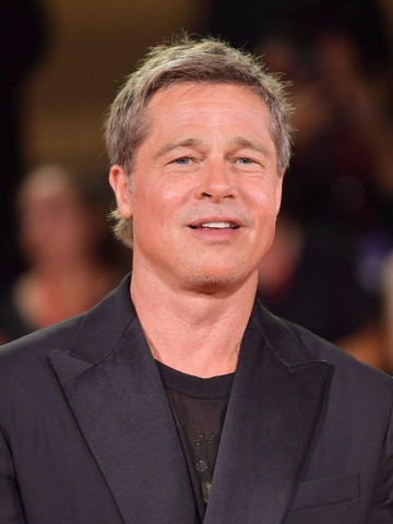 Brad Pitt Rilis Busana Linen Ramah Lingkungan, Susul Ex-Istri Angelina Jolie