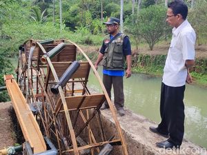 Kincir Air Penyelamat Sawah dari Kekeringan di Desa Ciamis Kincir Air Penyelamat Sawah dari Kekeringan di Desa Ciamis