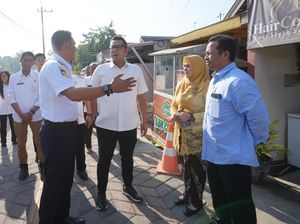 Gercep Pj Walkot Mojokerto Tertibkan Tenda Pedagang Tutup Trotoar Gercep Pj Walkot Mojokerto Tertibkan Tenda Pedagang Tutup Trotoar