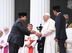 Salam Hangat Paus Fransiskus ke Prabowo yang Diperkenalkan Jokowi