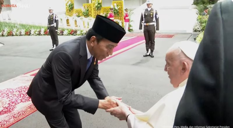 Presiden Jokowi dan Paus Fransiskus (dok. YouTube Setpres)