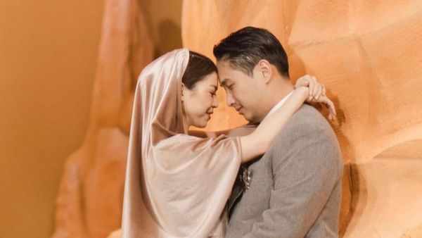 6 Foto Pre-wedding Clarissa Tanoesoedibjo dan Anthony, Dramatis Bertema Dune
