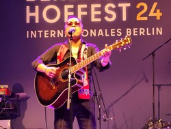 Penampilan Pecah Sandhy Sondoro Hibur 3.500 Penonton di Berlin