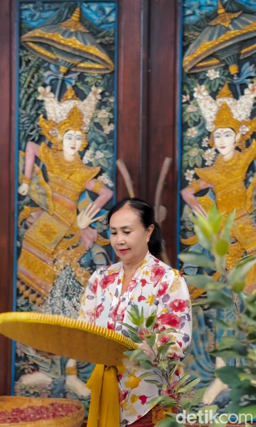 Tuniang Bali : Sedap! Nasi Campur Bali Halal Milik Ibunda Maharani Kemala