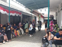 Pelamar CASN Membludak di Kantor Pos Medan Berburu e-Meterai