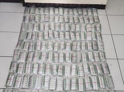 Erik Tak Berkutik Diciduk Polisi gegara Edarkan Obat Haram