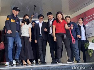 Bersandal Jepit, Ini Penampakan Buron Filipina Alice Guo Jelang Dideportasi