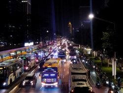 Misa Agung Selesai, Lalu Lintas Sekitar GBK  Macet