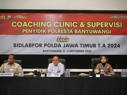 Tingkatkan Pelayanan-Profesionalisme Polisi Banyuwangi Lewat Coaching Clinic