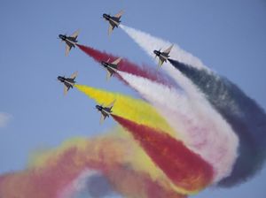 Atraksi Jet Tempur J-10 China Meriahkan Pameran Udara Internasional Mesir