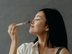 Apa Itu Eksfoliasi Wajah? Ini Jenis dan Manfaatnya untuk Perawatan Kulit