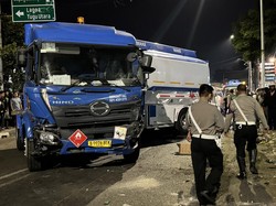 Pelajaran dari Kecelakaan di Plumpang, Waspada Berkendara di Sekitar Truk