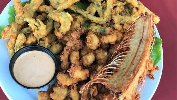 Sederet Jajanan Kaki Lima Teraneh di Dunia, Ada Janin Bebek hingga Lebah