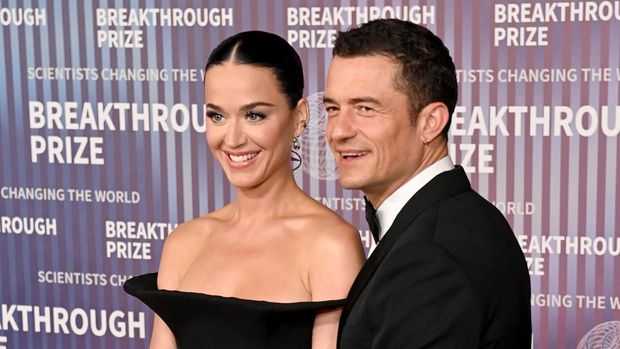 LOS ANGELES, CALIFORNIA - APRIL 13: (L-R) Katy Perry and Orlando Bloom attend the 10th Breakthrough Prize Ceremony at the Academy of Motion Picture Arts and Sciences on April 13, 2024 in Los Angeles, California.   Jon Kopaloff/Getty Images for Breakthrough Prize/AFP (Photo by Jon Kopaloff / GETTY IMAGES NORTH AMERICA / Getty Images via AFP)