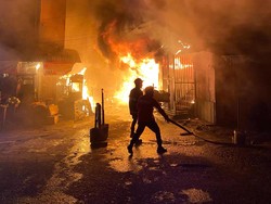 4 Ruko di Pasar Mardika Ambon Terbakar Diduga Akibat Korsleting Listrik