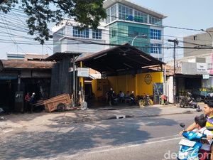 5 Kesaksian Warga saat Truk Tangki Picu Tabrakan Beruntun di Plumpang 5 Kesaksian Warga saat Truk Tangki Picu Tabrakan Beruntun di Plumpang