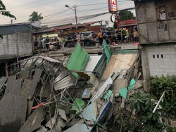 Longsor Rusak 5 Kios di Bojonggede Bogor, 2 Orang Terluka