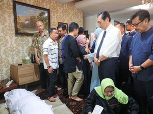 Momen Para Pejabat yang Pernah Dikritik Hadir Melayat Faisal Basri