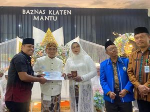 Meriahnya Baznas Mantu di Klaten, Mempelai Tertua Berusia 73 Tahun Meriahnya Baznas Mantu di Klaten, Mempelai Tertua Berusia 73 Tahun