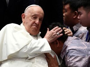 Paus Fransiskus Sudah 2 Pekan Dirawat di RS, Begini Kondisi Terkininya