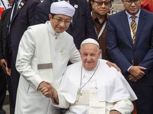 Momen Hangat Imam Besar Istiqlal dan Paus Fransiskus Momen Hangat Imam Besar Istiqlal dan Paus Fransiskus